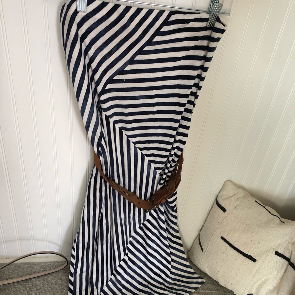 White and navy striped strapless dress with belt